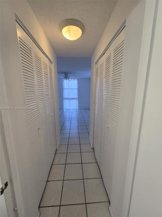 For Sale: $190,000 (2 beds, 2 baths, 1040 Square Feet)