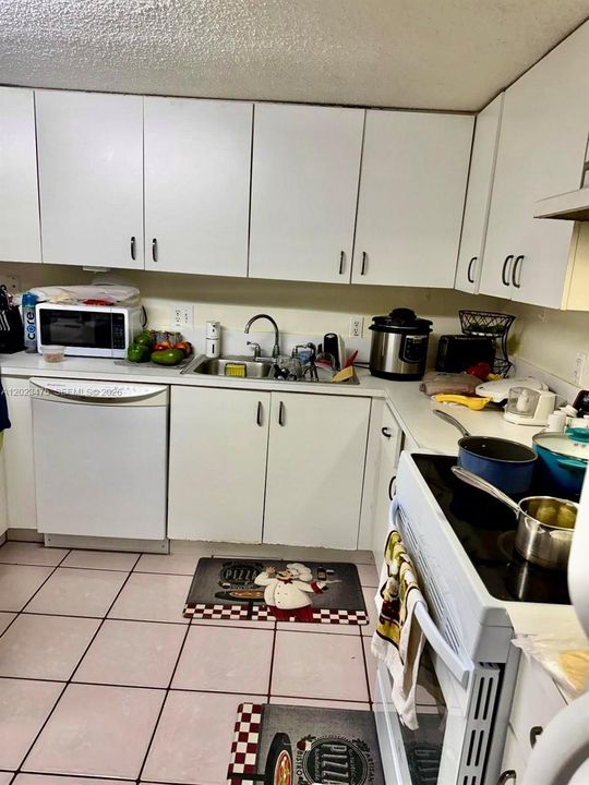 For Sale: $241,900 (2 beds, 2 baths, 1200 Square Feet)
