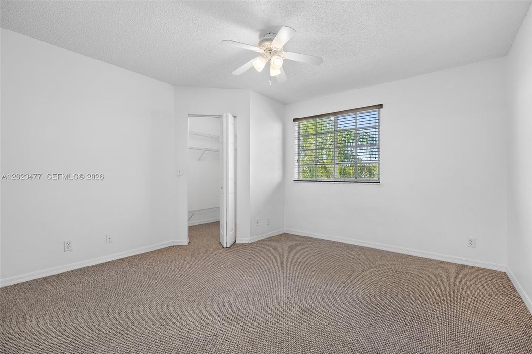 For Sale: $449,000 (2 beds, 2 baths, 1131 Square Feet)