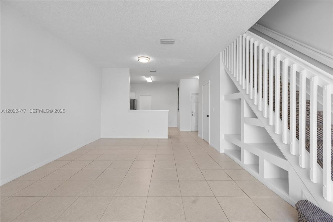 For Sale: $449,000 (2 beds, 2 baths, 1131 Square Feet)