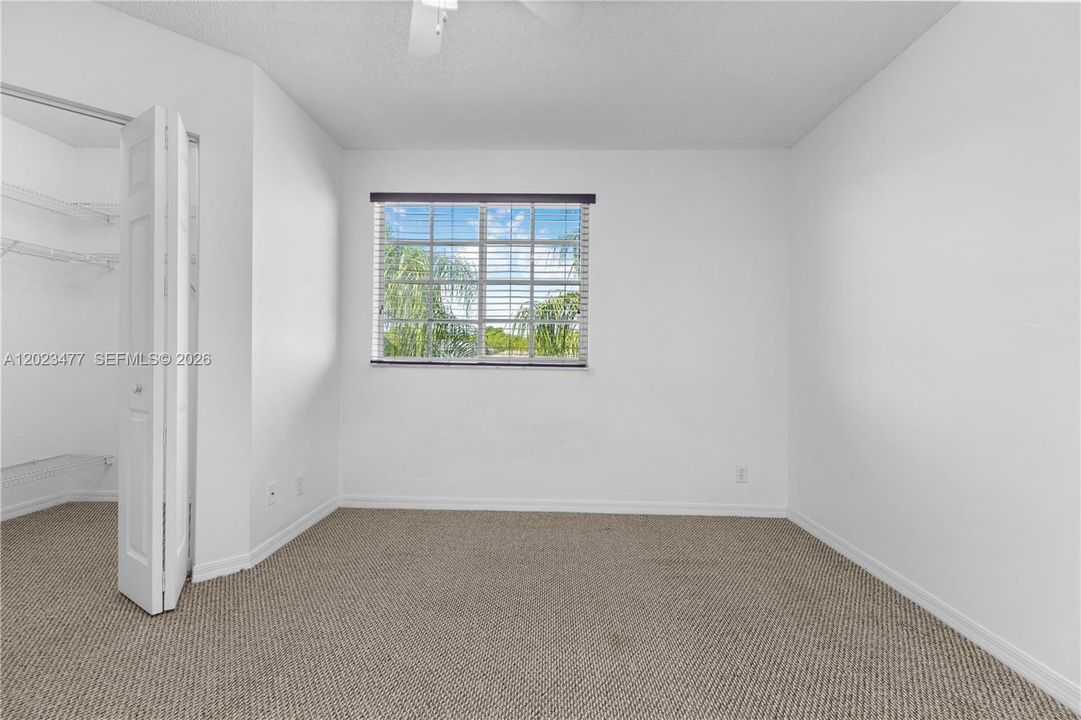 For Sale: $449,000 (2 beds, 2 baths, 1131 Square Feet)