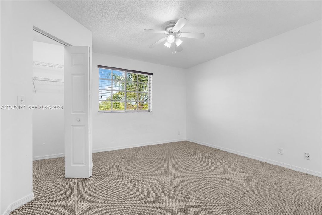 For Sale: $449,000 (2 beds, 2 baths, 1131 Square Feet)