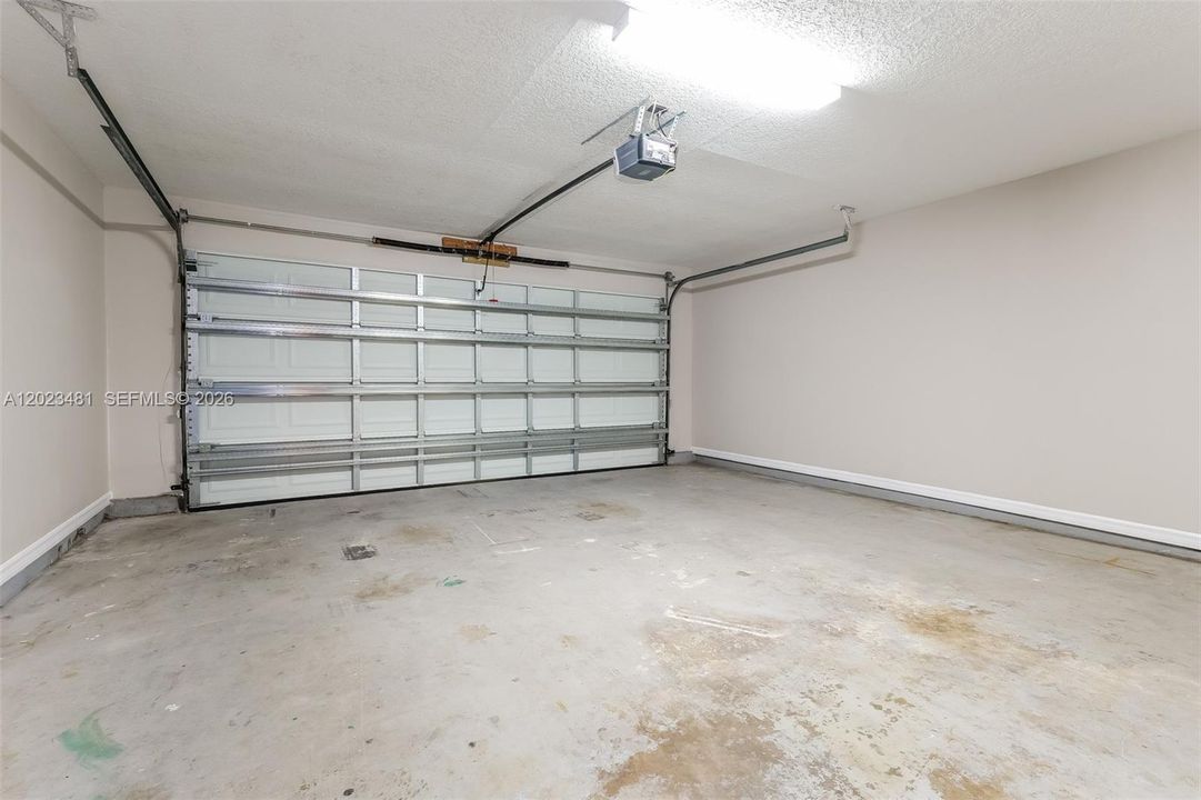 For Rent: $3,360 (4 beds, 2 baths, 1553 Square Feet)