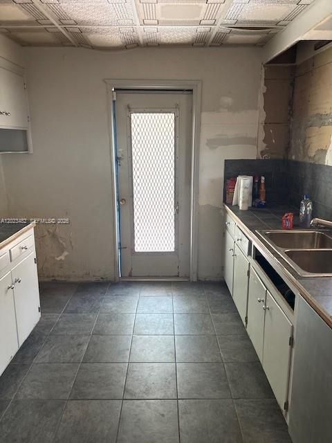 For Sale: $419,000 (2 beds, 1 baths, 1104 Square Feet)