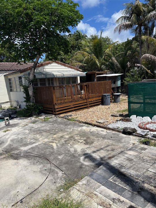 For Sale: $419,000 (2 beds, 1 baths, 1104 Square Feet)