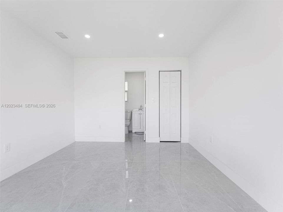 For Sale: $529,900 (4 beds, 3 baths, 1367 Square Feet)