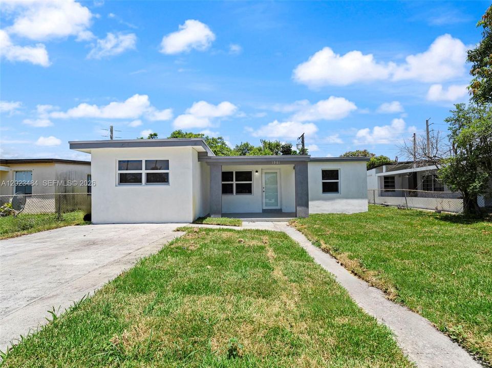 For Sale: $529,900 (4 beds, 3 baths, 1367 Square Feet)