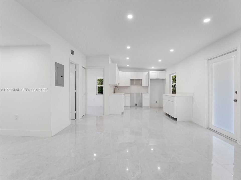 For Sale: $529,900 (4 beds, 3 baths, 1367 Square Feet)