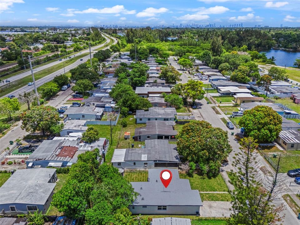 For Sale: $529,900 (4 beds, 3 baths, 1367 Square Feet)