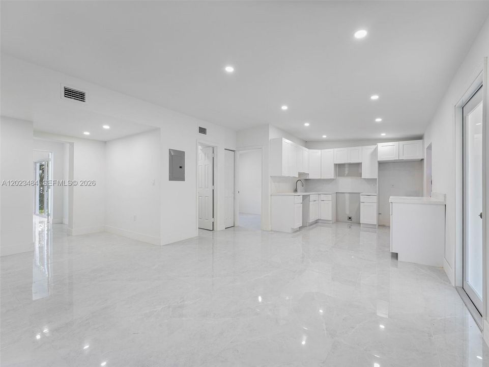 For Sale: $529,900 (4 beds, 3 baths, 1367 Square Feet)