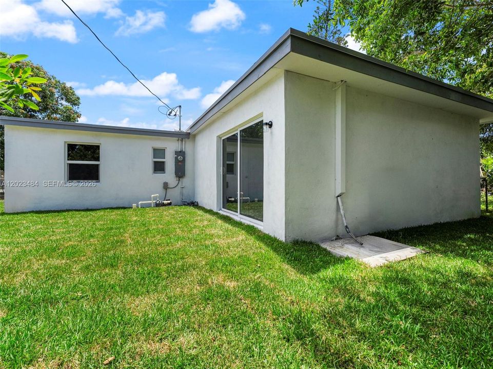 For Sale: $529,900 (4 beds, 3 baths, 1367 Square Feet)