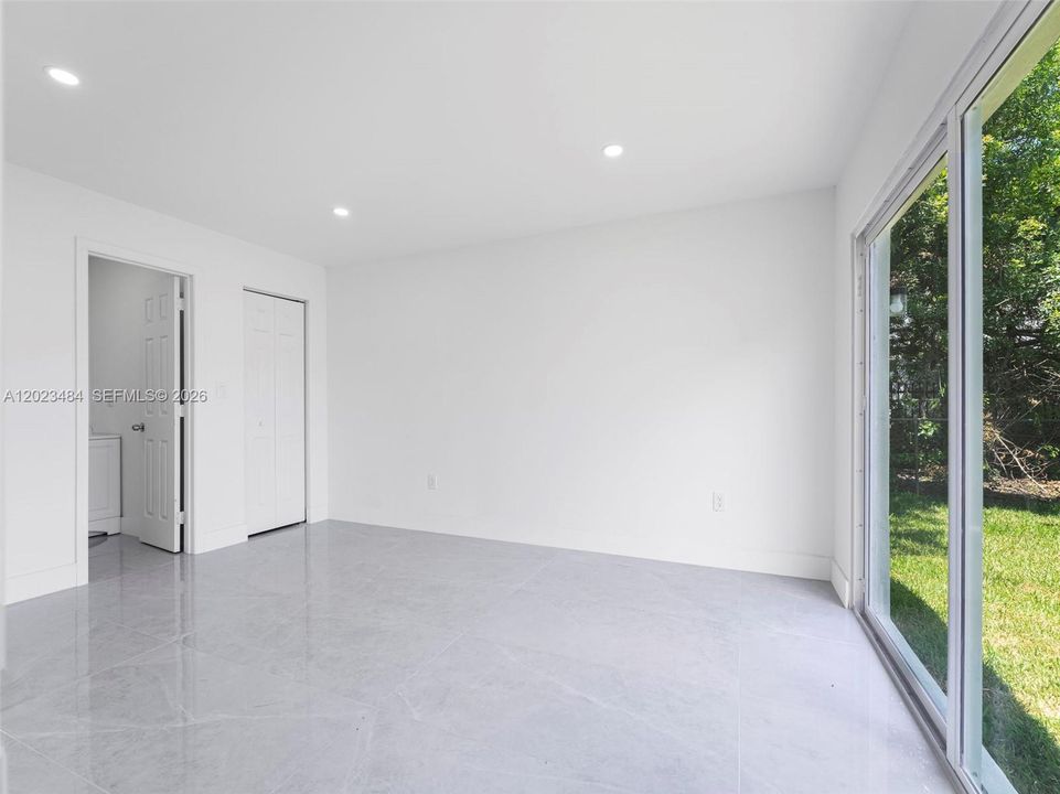 For Sale: $529,900 (4 beds, 3 baths, 1367 Square Feet)