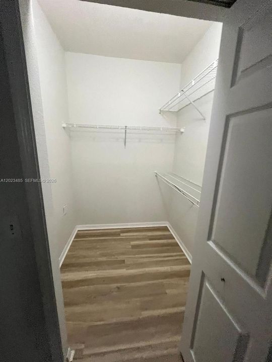 На продажу: $230,000 (2 спален, 2 ванн, 0 Квадратных фут)