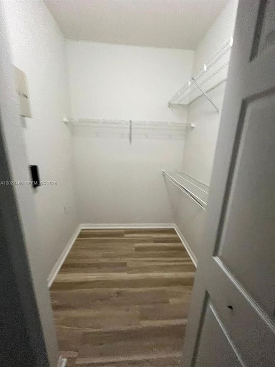 На продажу: $230,000 (2 спален, 2 ванн, 0 Квадратных фут)