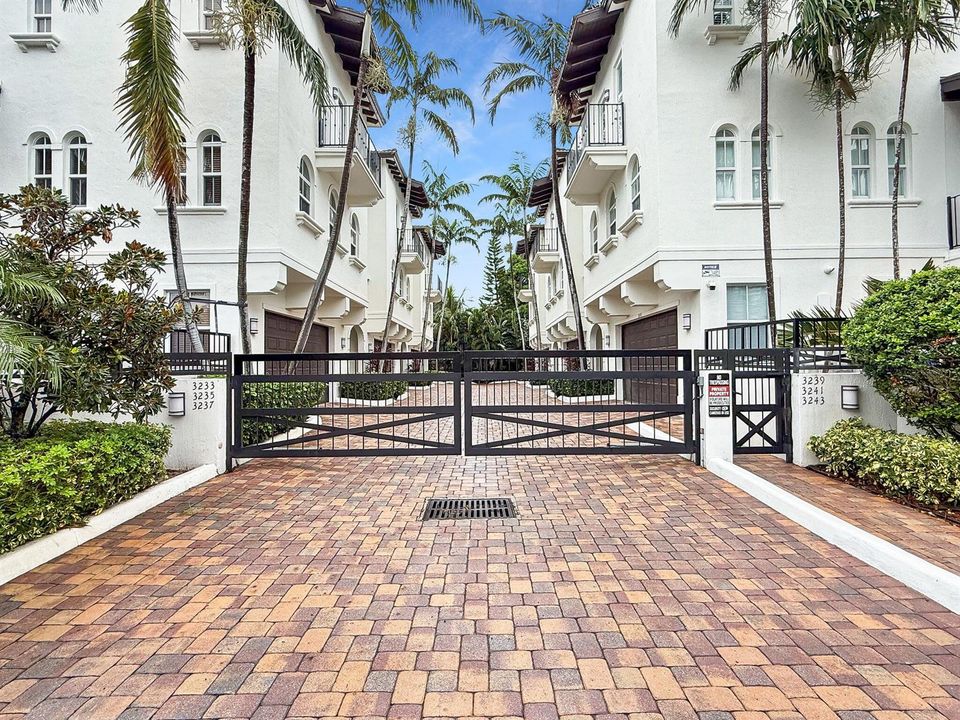 1-web-or-mls-2025 Ocean Enclave I photo