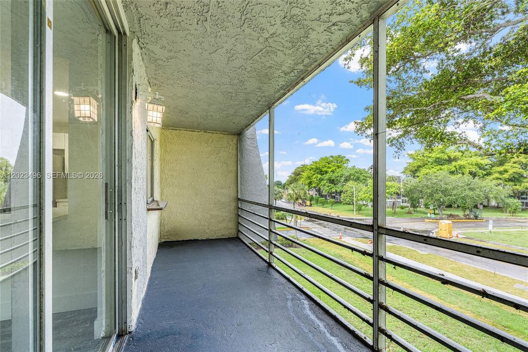 En Venta: $137,900 (2 camas, 2 baños, 950 Pies cuadrados)