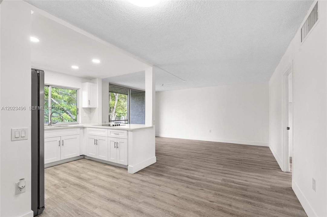 En Venta: $137,900 (2 camas, 2 baños, 950 Pies cuadrados)