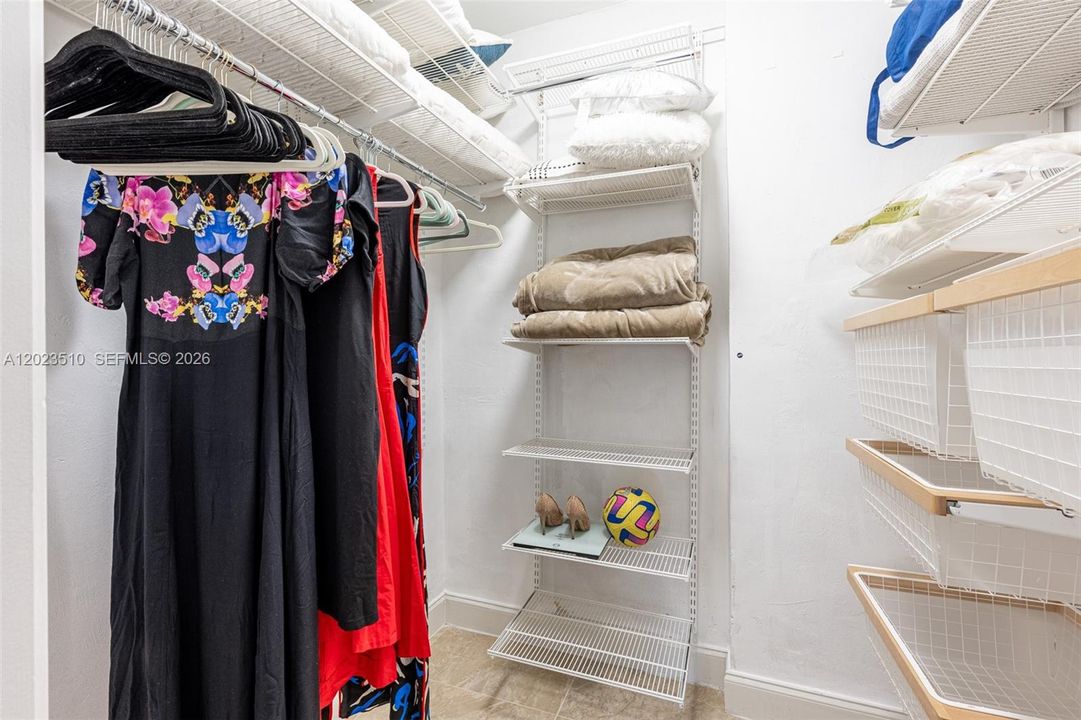 En Renta: $13,000 (4 camas, 3 baños, 3229 Pies cuadrados)