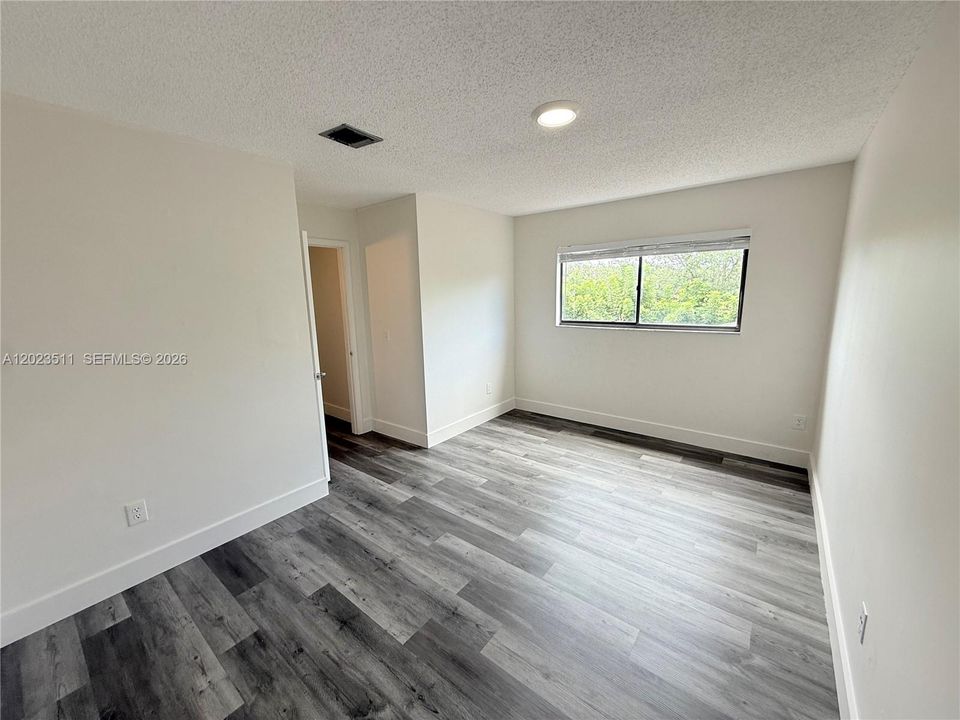 For Rent: $3,200 (3 beds, 2 baths, 1646 Square Feet)