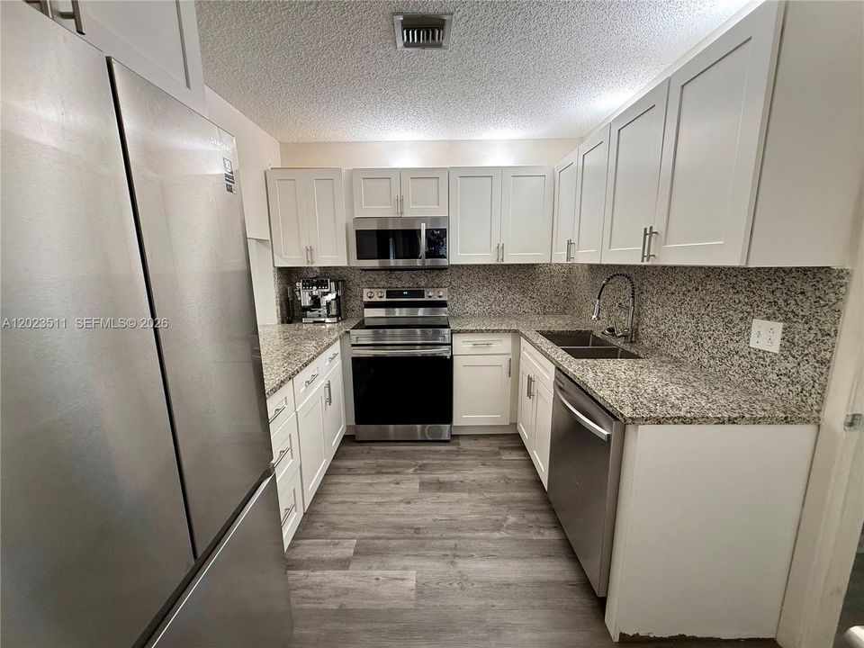For Rent: $3,200 (3 beds, 2 baths, 1646 Square Feet)