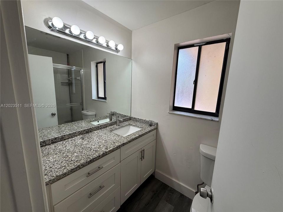 For Rent: $3,200 (3 beds, 2 baths, 1646 Square Feet)