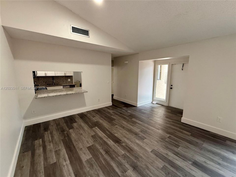 For Rent: $3,200 (3 beds, 2 baths, 1646 Square Feet)
