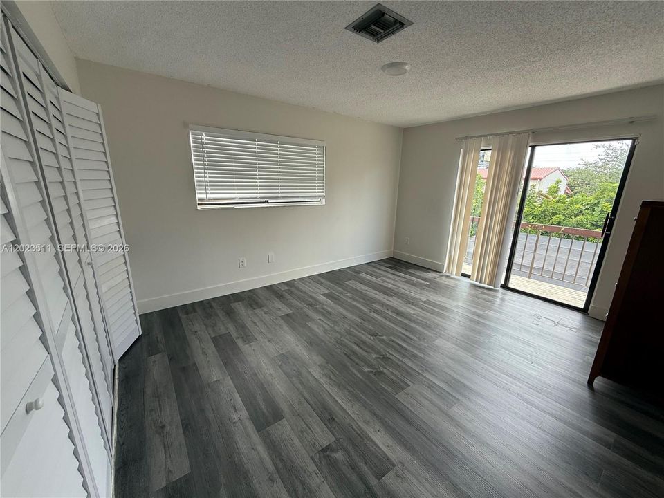 For Rent: $3,200 (3 beds, 2 baths, 1646 Square Feet)