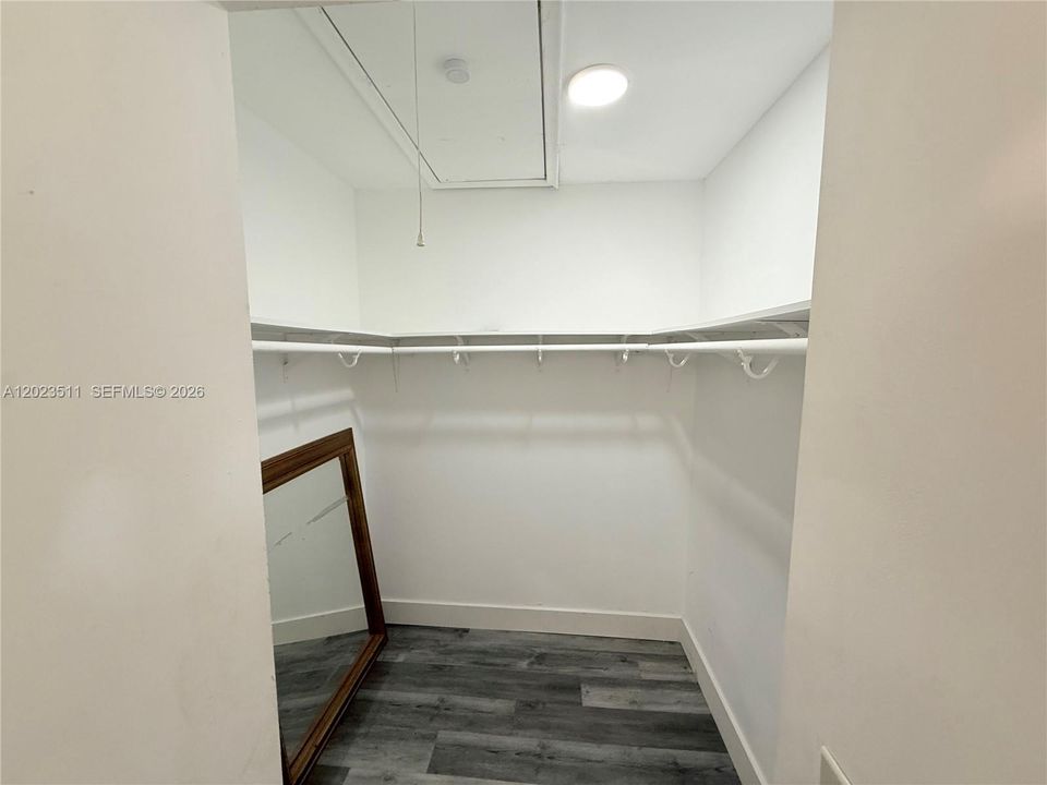 For Rent: $3,200 (3 beds, 2 baths, 1646 Square Feet)