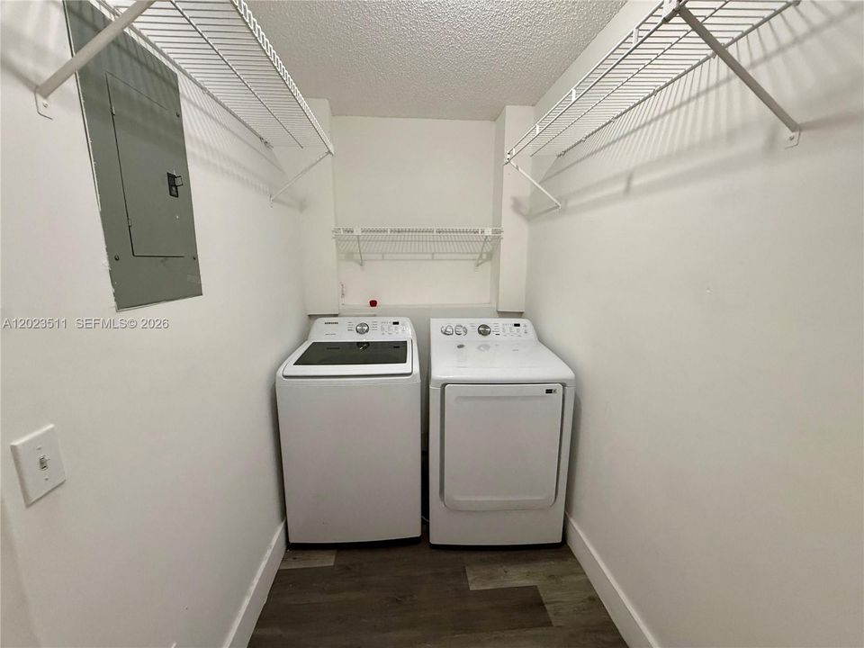 For Rent: $3,200 (3 beds, 2 baths, 1646 Square Feet)