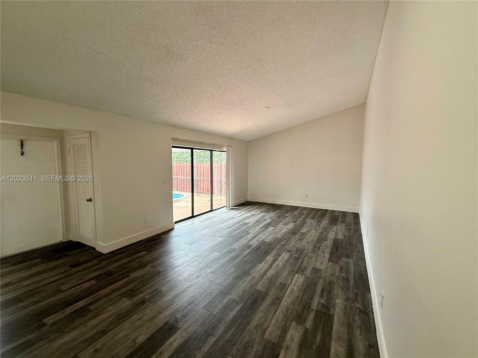 For Rent: $3,200 (3 beds, 2 baths, 1646 Square Feet)