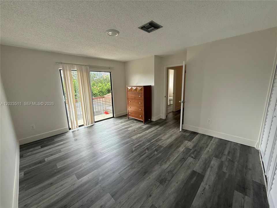 For Rent: $3,200 (3 beds, 2 baths, 1646 Square Feet)