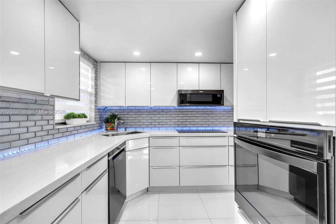 На продажу: $180,000 (1 спален, 1 ванн, 640 Квадратных фут)