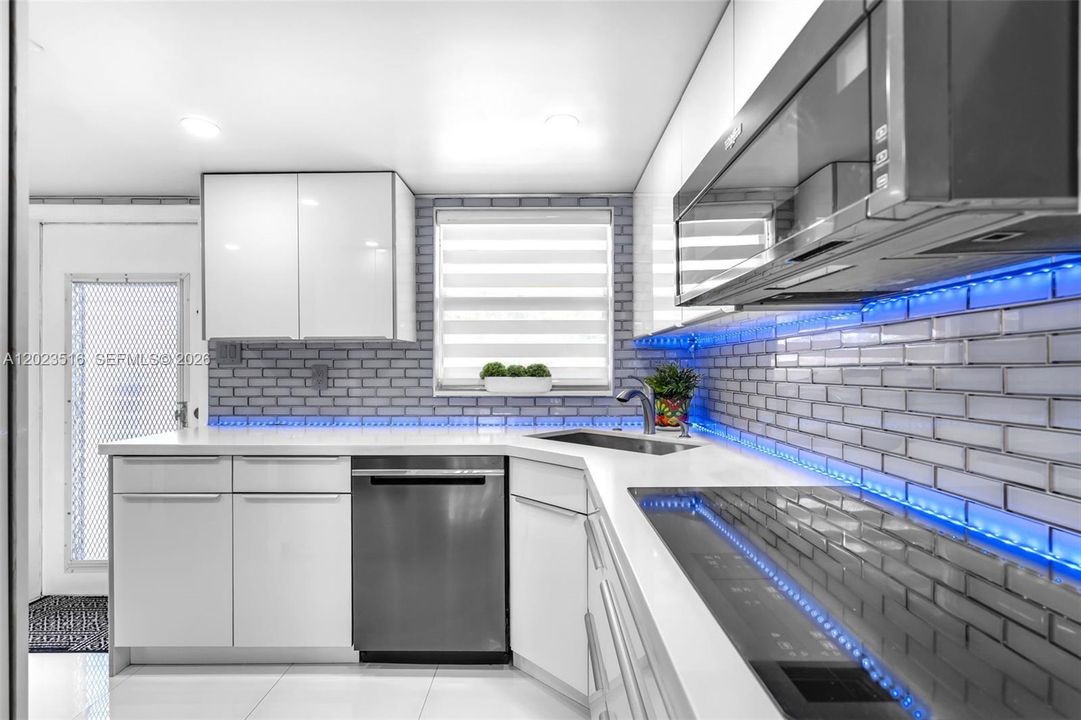 На продажу: $180,000 (1 спален, 1 ванн, 640 Квадратных фут)