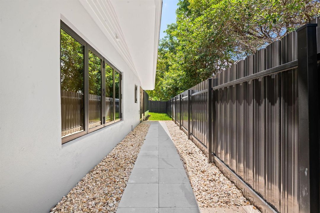 NEW Complete Fencing