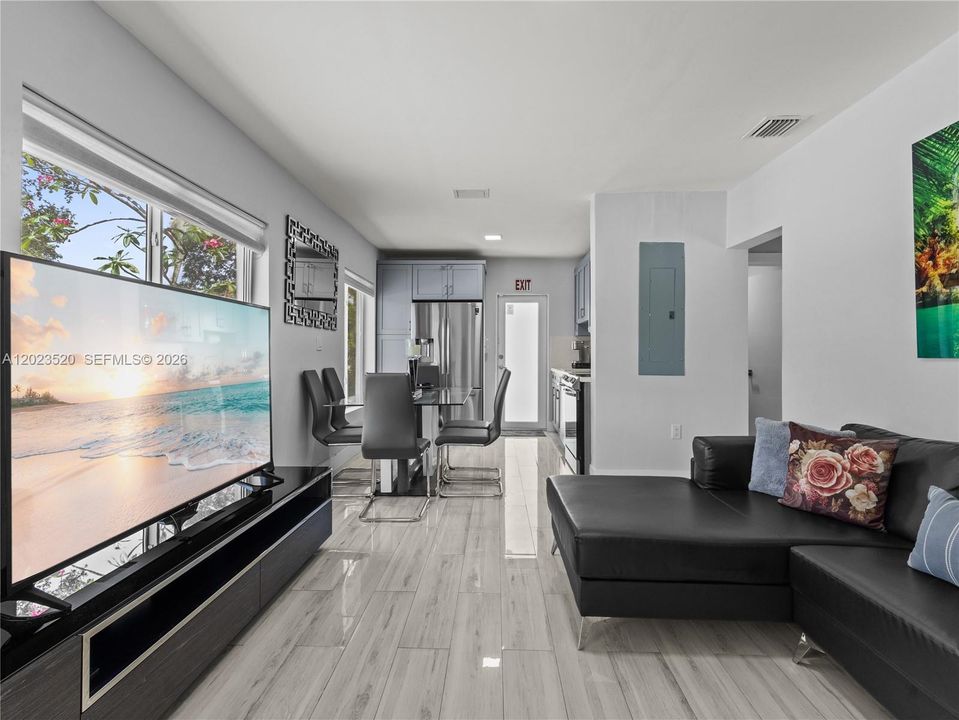 For Rent: $4,500 (3 beds, 2 baths, 968 Square Feet)