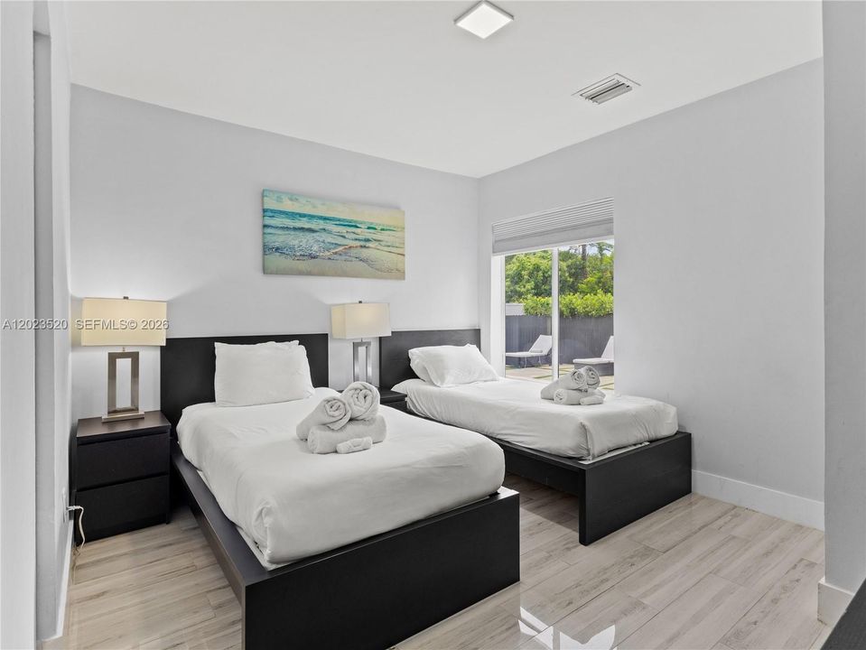 For Rent: $4,500 (3 beds, 2 baths, 968 Square Feet)