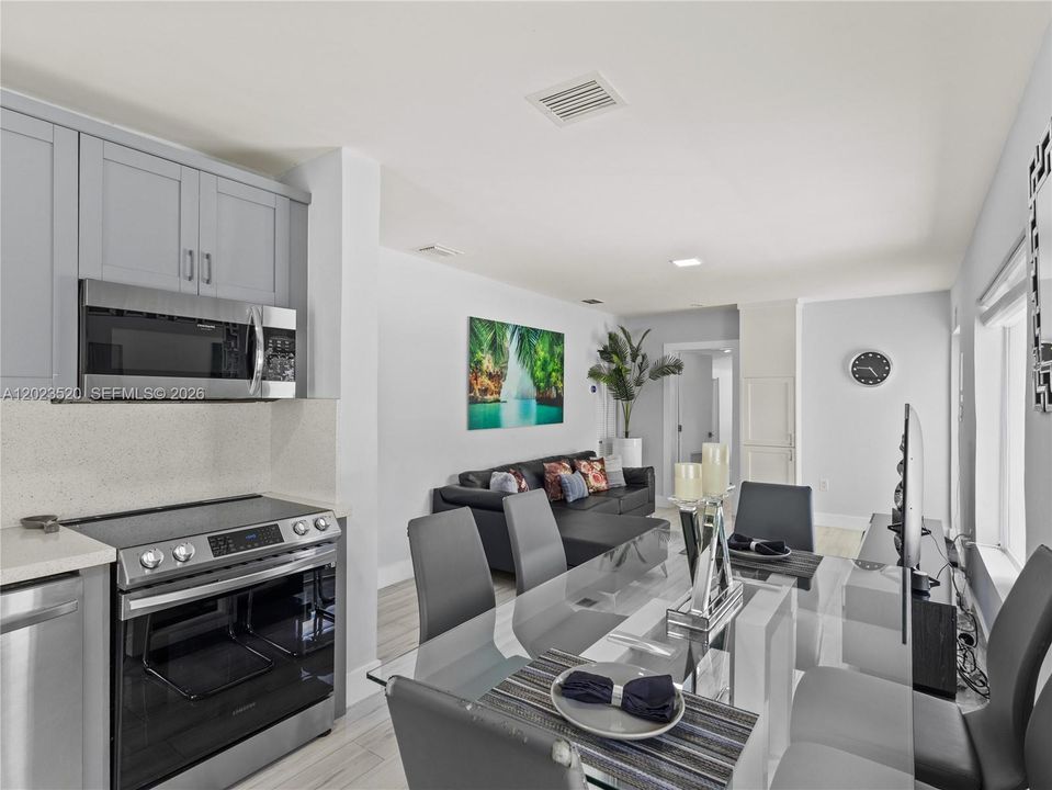 For Rent: $4,500 (3 beds, 2 baths, 968 Square Feet)