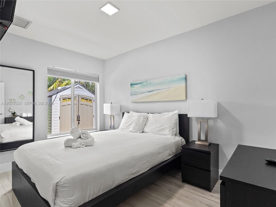 For Rent: $4,500 (3 beds, 2 baths, 968 Square Feet)