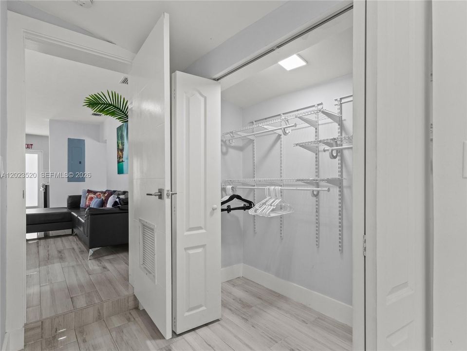 For Rent: $4,500 (3 beds, 2 baths, 968 Square Feet)