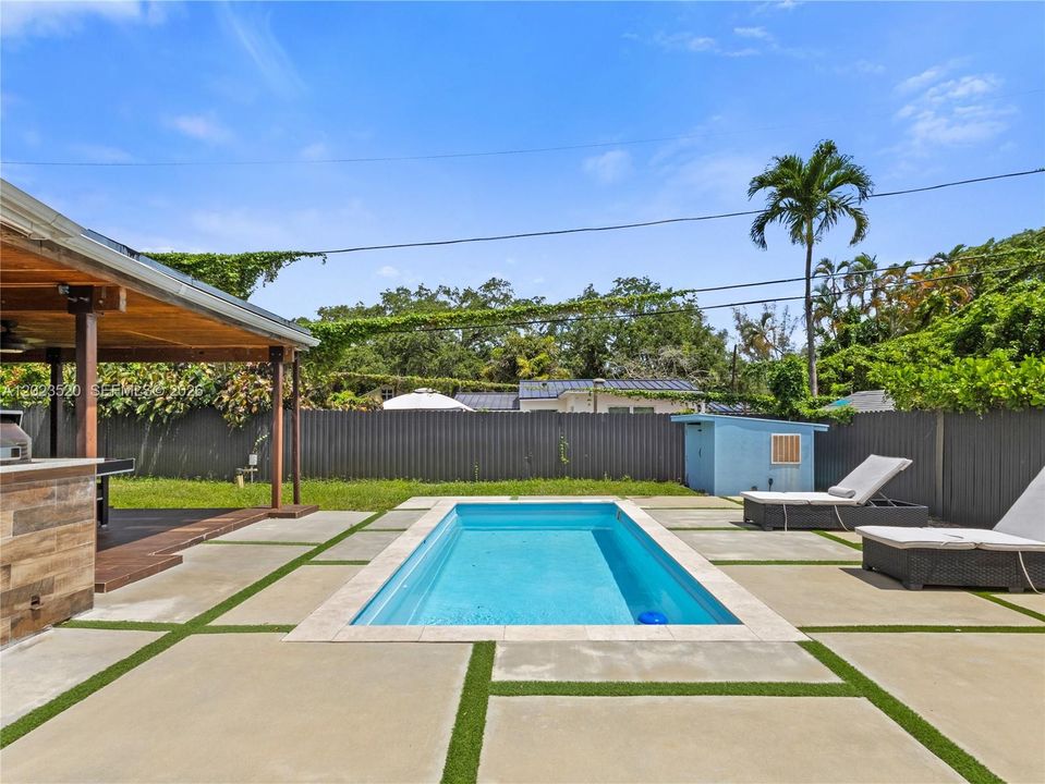 For Rent: $4,500 (3 beds, 2 baths, 968 Square Feet)