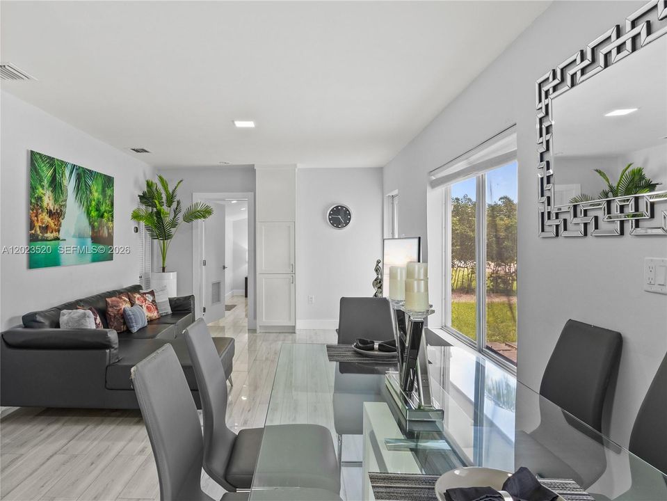 For Rent: $4,500 (3 beds, 2 baths, 968 Square Feet)