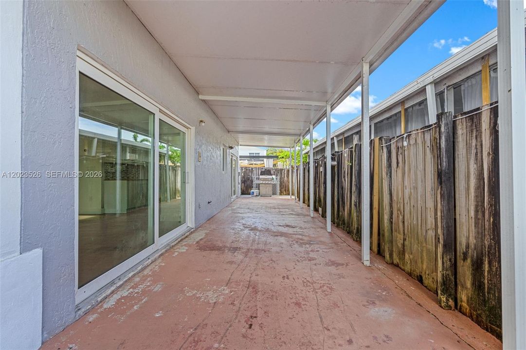 For Sale: $525,000 (4 beds, 2 baths, 2026 Square Feet)