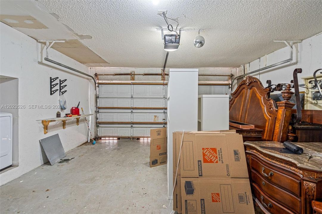 For Sale: $525,000 (4 beds, 2 baths, 2026 Square Feet)