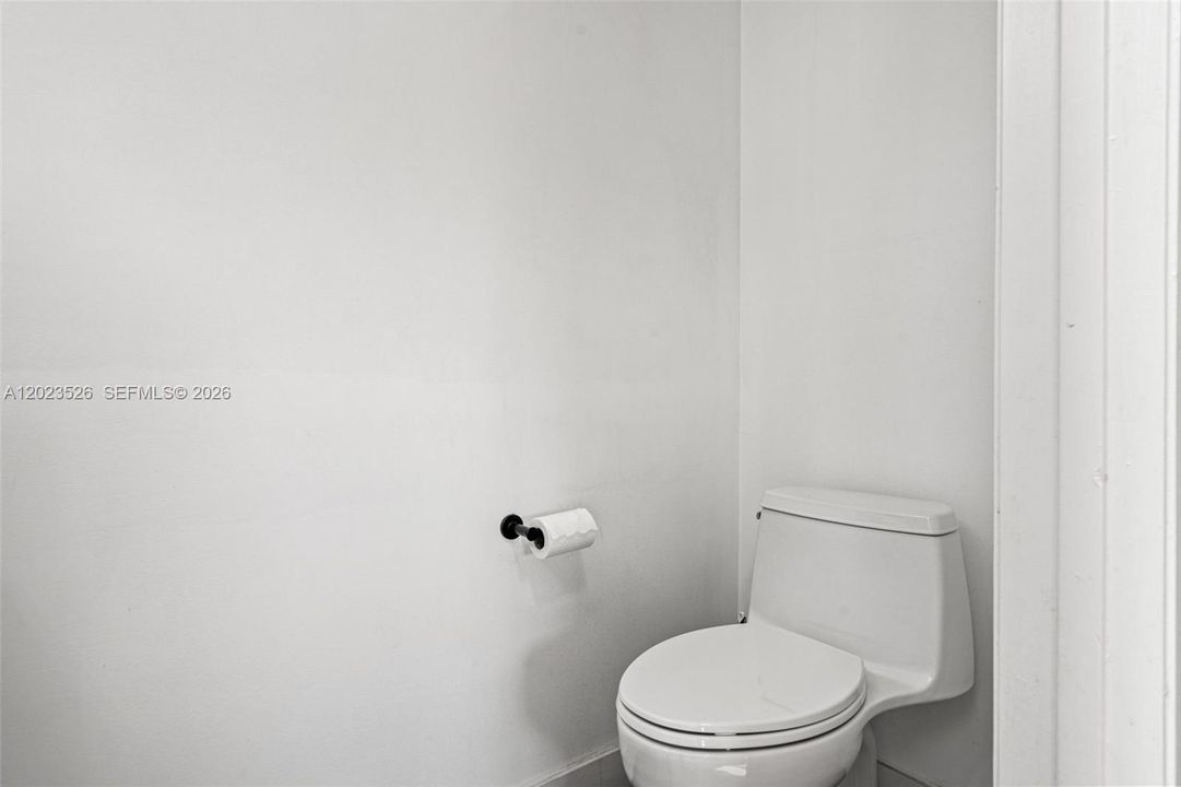For Sale: $525,000 (4 beds, 2 baths, 2026 Square Feet)