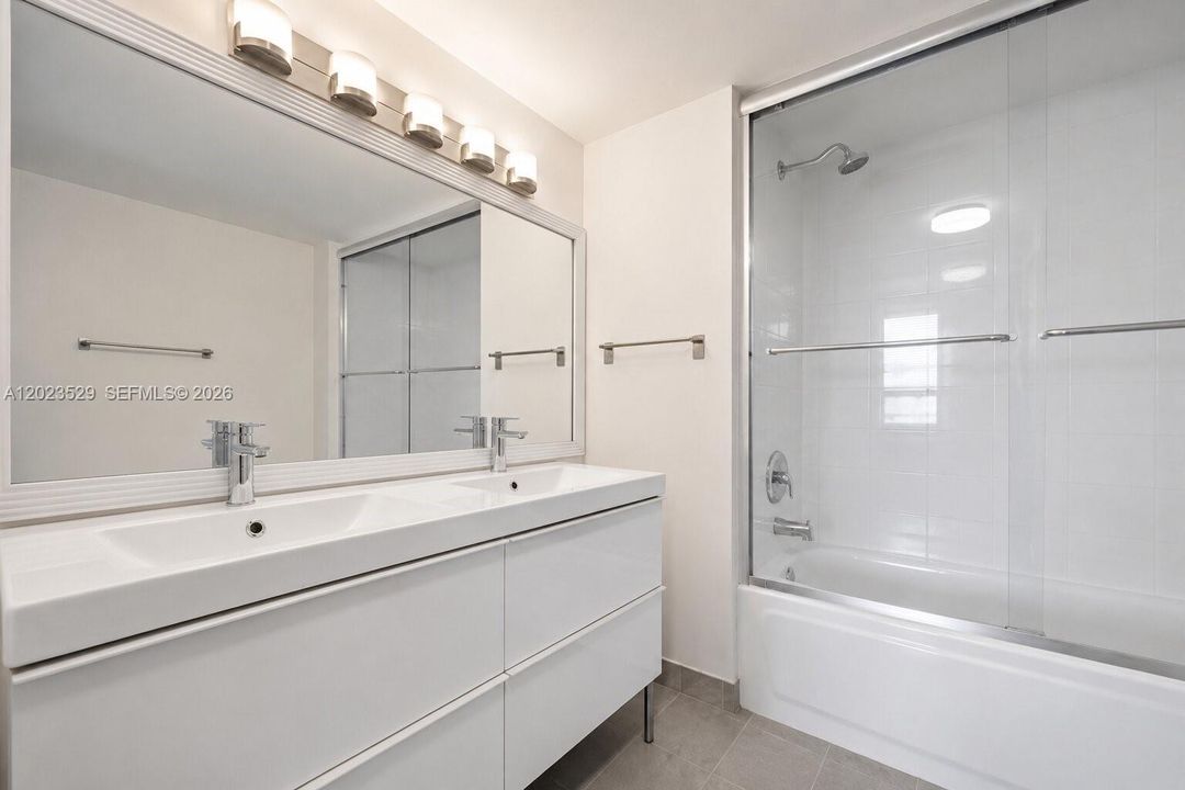 For Sale: $475,000 (2 beds, 2 baths, 1020 Square Feet)