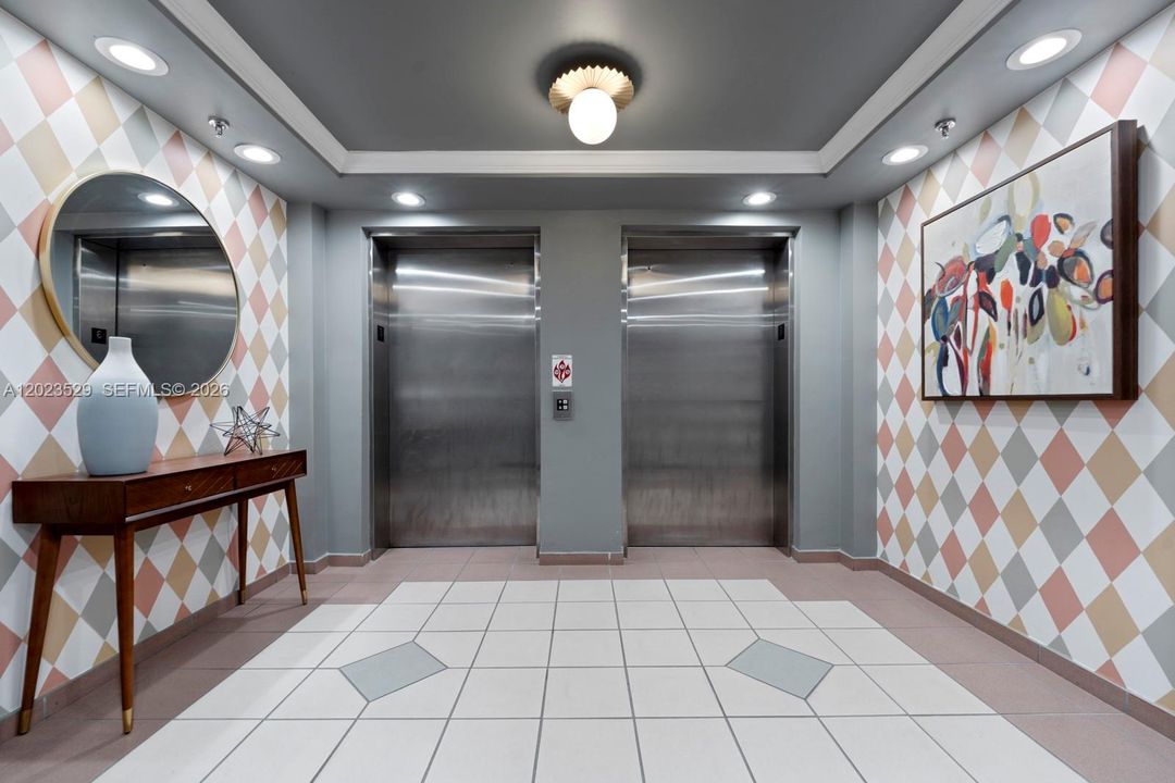 For Sale: $475,000 (2 beds, 2 baths, 1020 Square Feet)