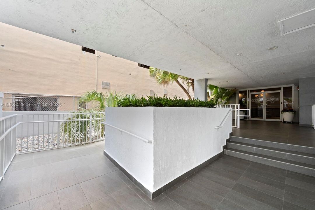 For Sale: $475,000 (2 beds, 2 baths, 1020 Square Feet)
