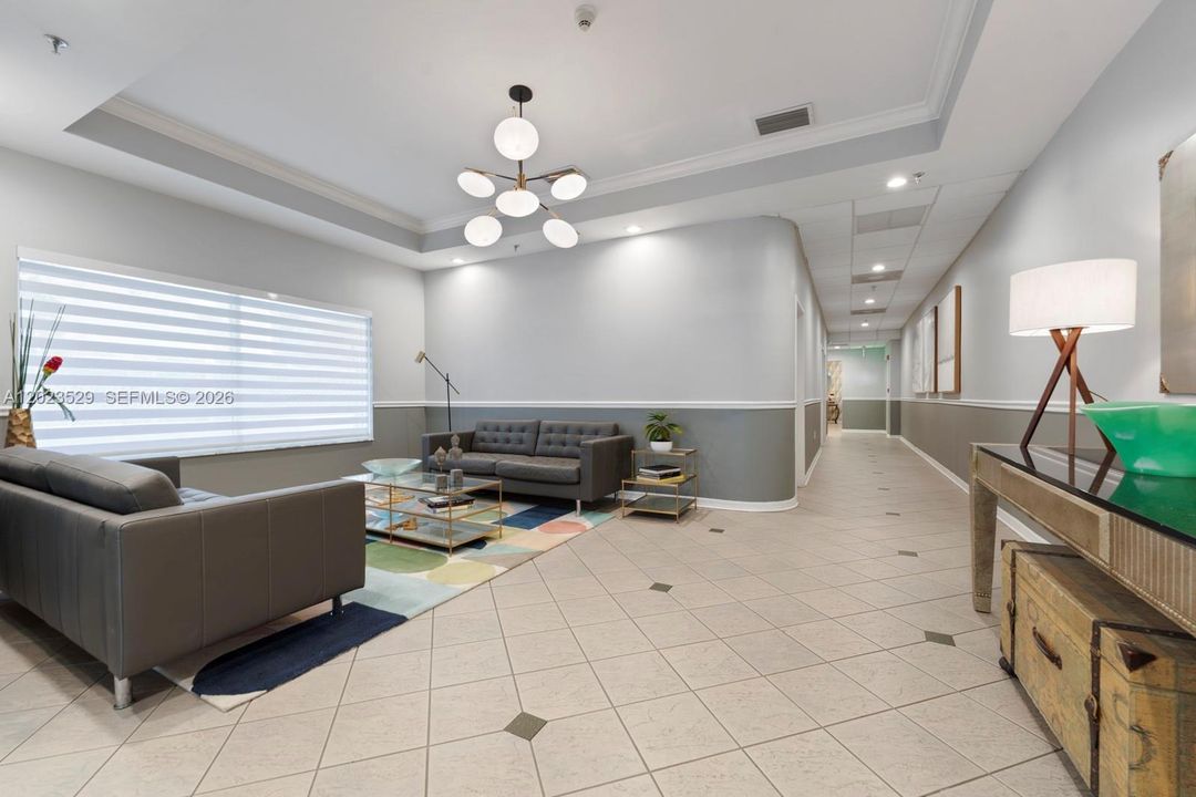 For Sale: $475,000 (2 beds, 2 baths, 1020 Square Feet)