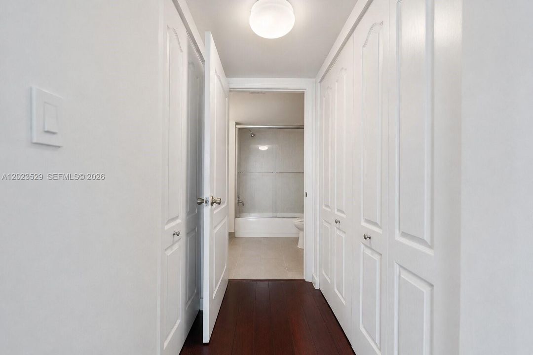 For Sale: $475,000 (2 beds, 2 baths, 1020 Square Feet)