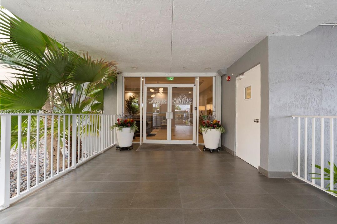 For Sale: $475,000 (2 beds, 2 baths, 1020 Square Feet)